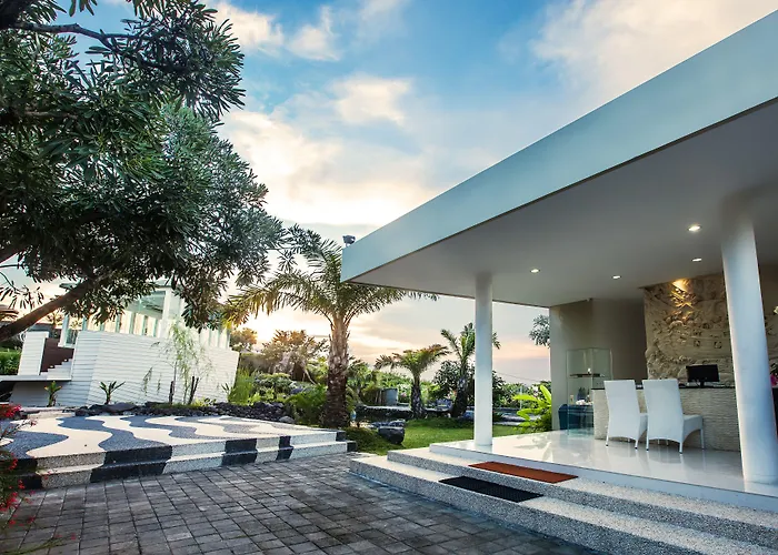 Noah And Chapel Villa
