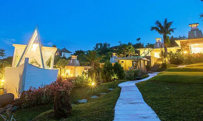 Noah And Chapel * Jimbaran (Bali)